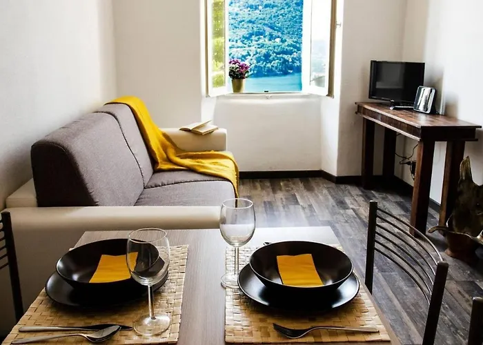 La Dolce Vista By Quokka 360 - Romantic Flat With View In Apartment